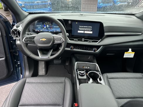 New 2026 Chevrolet Equinox LT w/ Convenience Package II image 12