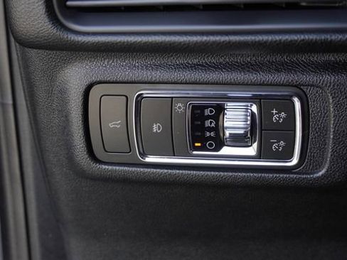 Used 2020 Lincoln Corsair Reserve w/ Equipment Group 201A image 22