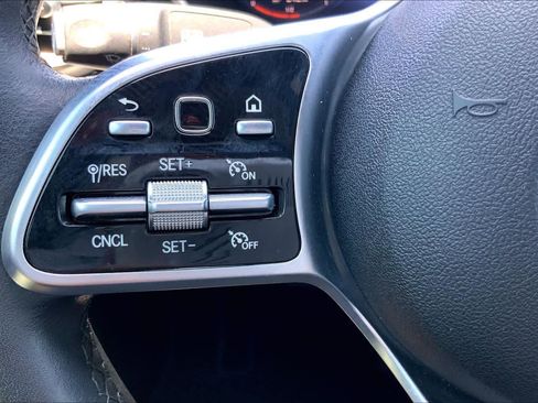 Used 2019 Mercedes-Benz C 300 4MATIC Sedan image 24