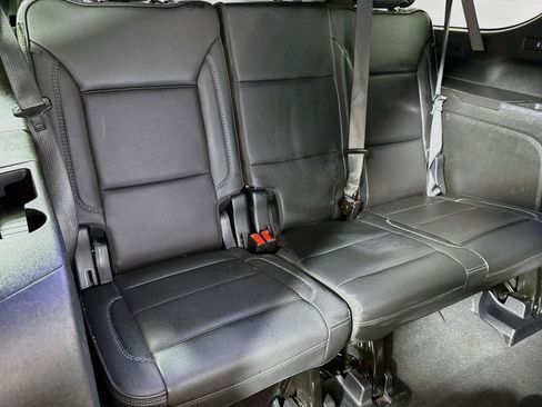 Used 2025 GMC Yukon XL Denali AWD/4WD image 26