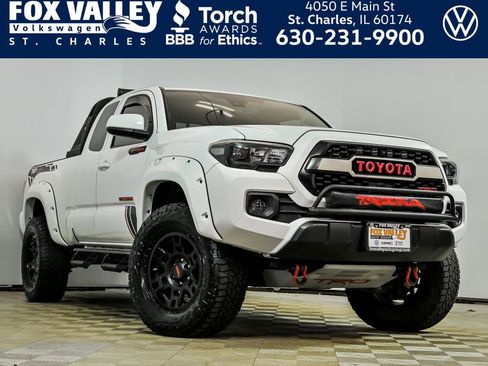 Used 2019 Toyota Tacoma SR5 AWD/4WD image 1