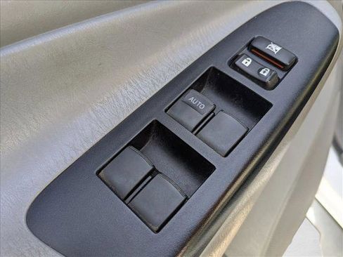 Used 2014 Toyota Tacoma PreRunner w/ SR5 Package image 10