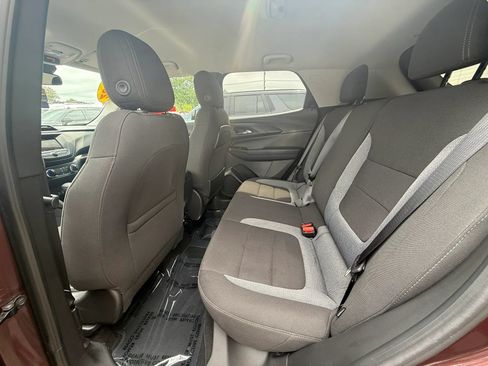 Used 2022 Chevrolet TrailBlazer LT FWD image 28