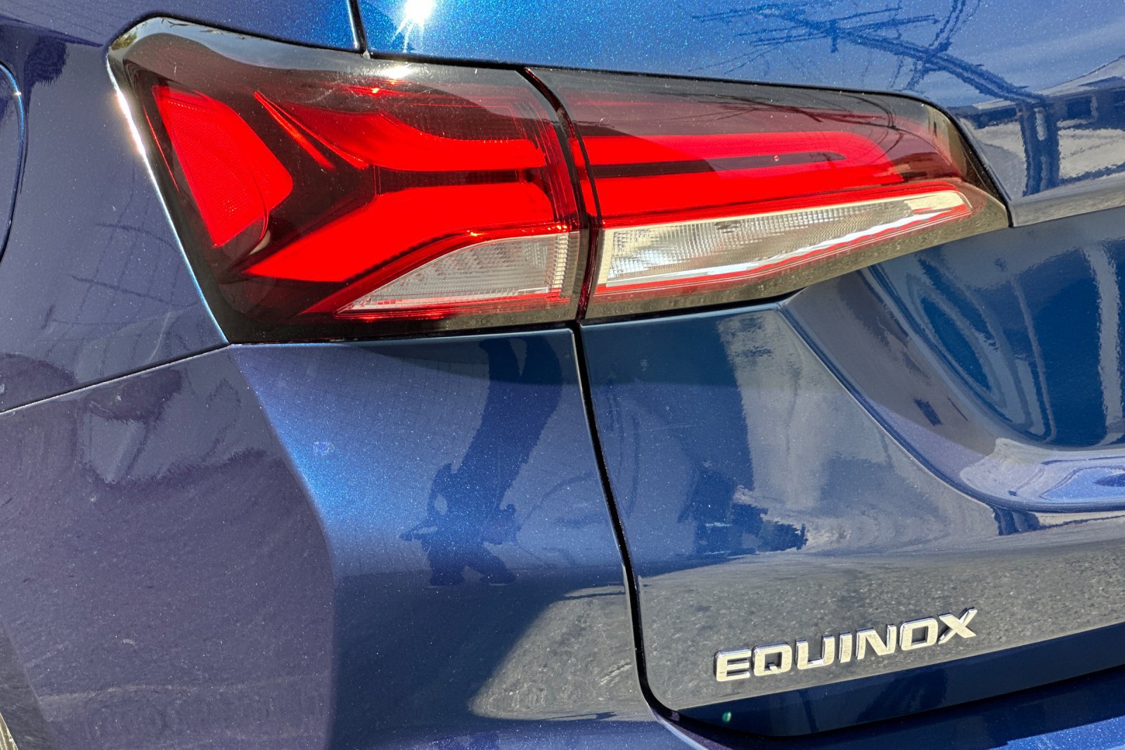 Used 2023 Chevrolet Equinox Premier AWD/4WD image 32