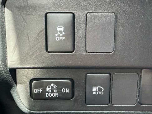 Used 2023 Toyota Tacoma SR5 w/ Technology Package AWD/4WD image 17