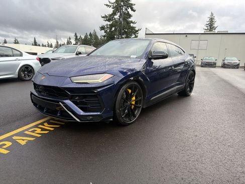 Used 2019 Lamborghini Urus image 2
