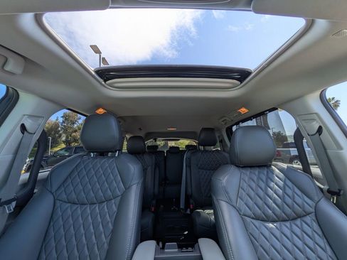 Used 2023 Toyota Sienna XLE image 27