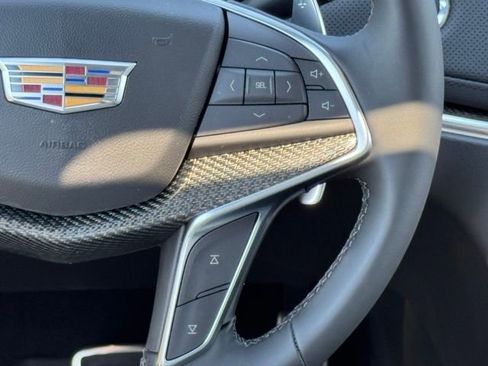 New 2025 Cadillac XT5 Sportv w/ LPO, Floor Liner Package image 28
