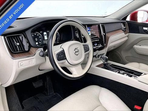 Used 2021 Volvo XC60 T6 Momentum AWD/4WD image 16