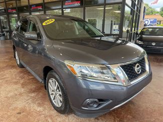 Used 2014 Nissan Pathfinder S image 1
