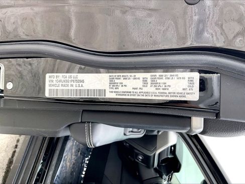 Used 2023 Jeep Grand Cherokee L Limited image 32