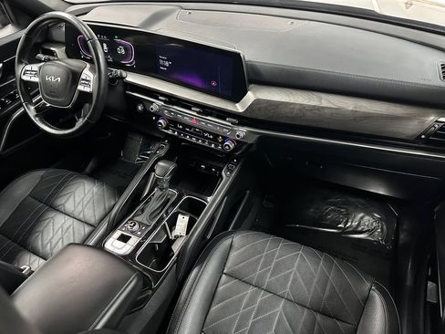 Used 2025 Kia Telluride AWD image 12