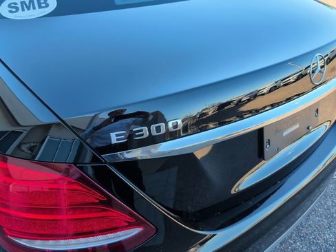 Used 2017 Mercedes-Benz E 300 image 8