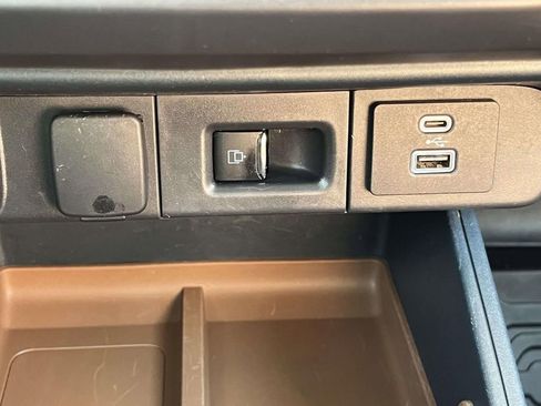 Used 2023 Ford Maverick Lariat w/ Equipment Group 500A Standard image 23