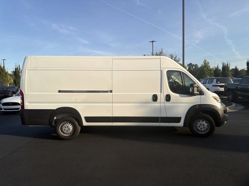 Used 2023 RAM ProMaster 3500 w/ Driver Convenience Group FWD image 10