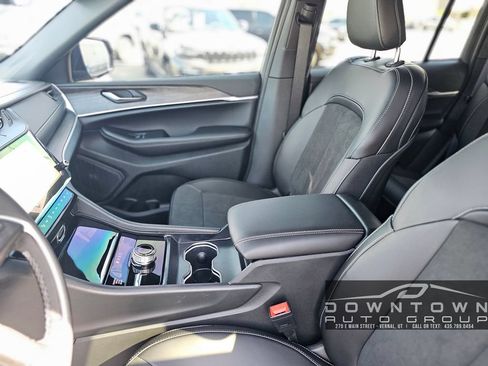 New 2026 Jeep Grand Cherokee Altitude AWD/4WD image 21