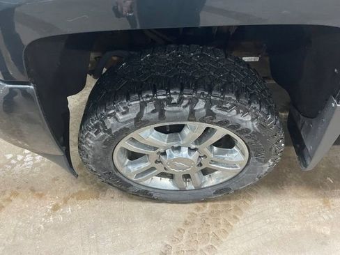 Used 2019 Chevrolet Silverado 2500 High Country w/ Duramax Plus Package image 4