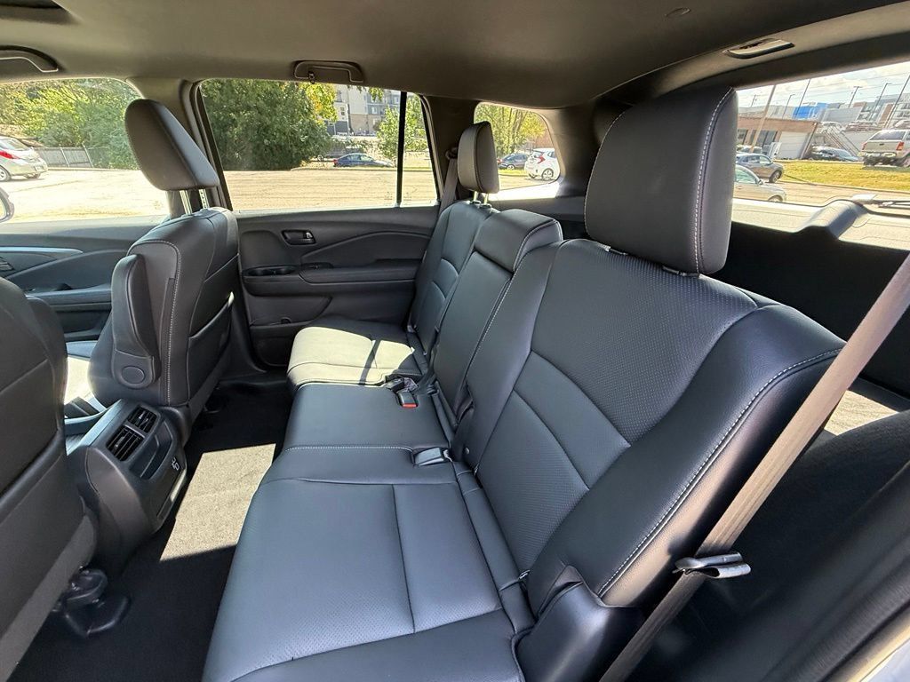 Used 2023 Honda Passport EX-L image 30