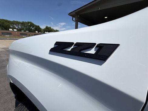 Used 2019 Chevrolet Silverado 1500 Custom Trail Boss w/ Custom Convenience Package AWD/4WD image 19