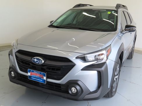 Certified 2024 Subaru Outback Premium image 10