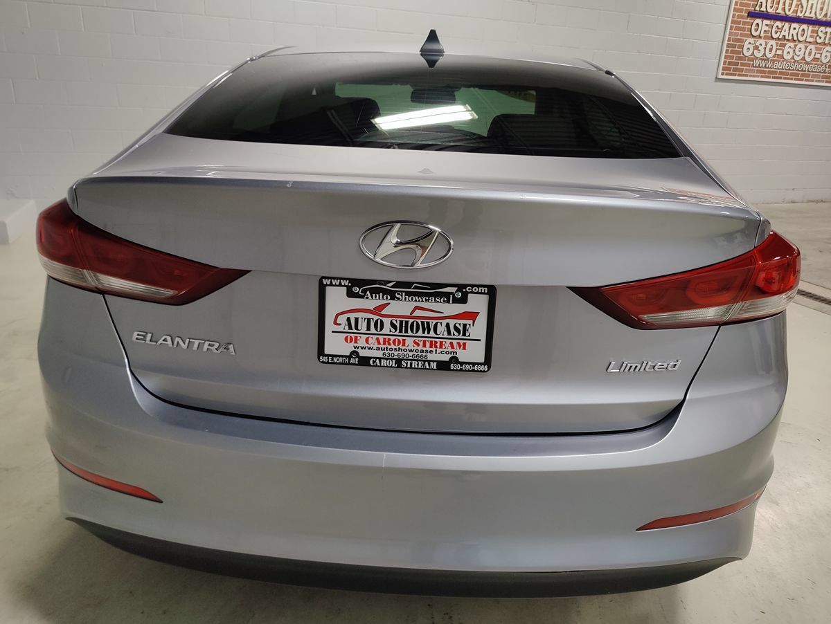 Used 2017 Hyundai Elantra Limited w/ Limited Tech Package 04 FWD image 8