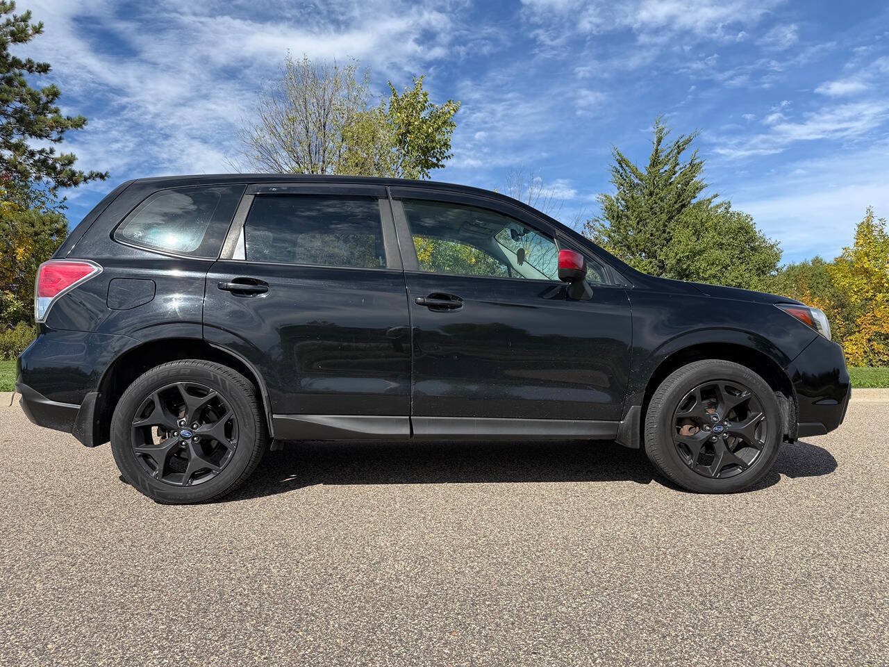 Used 2017 Subaru Forester 2.5i AWD/4WD image 3
