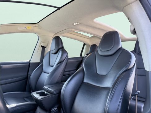 Used 2018 Tesla Model X P100D image 23