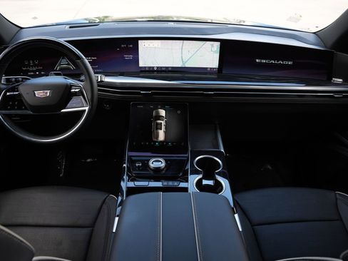 Certified 2025 Cadillac Escalade Sport w/ Touring Package image 7