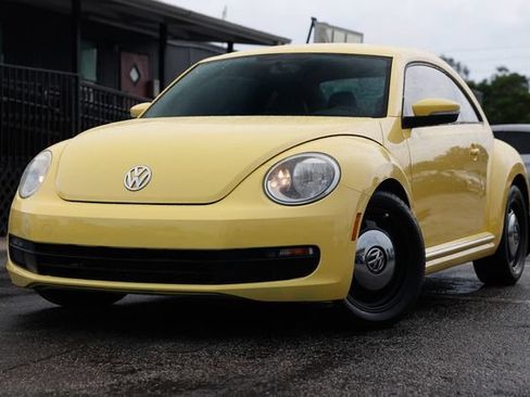 Used 2013 Volkswagen Beetle 2.5 FWD image 1
