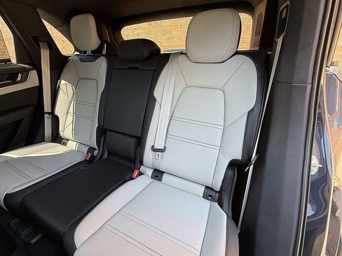 New 2025 Porsche Cayenne GTS image 15