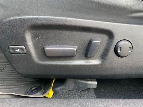 Used 2018 Toyota Highlander XLE image 14