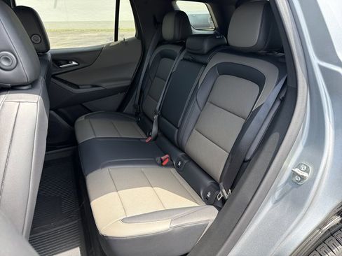New 2026 Chevrolet Equinox LT w/ Convenience Package II FWD image 24