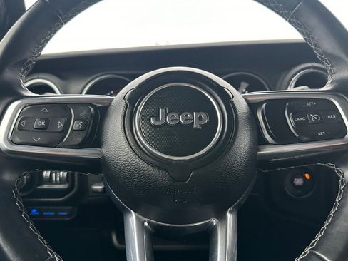 Used 2021 Jeep Wrangler Unlimited Sahara image 24