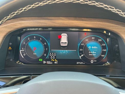 Used 2024 Volkswagen Atlas SE image 18