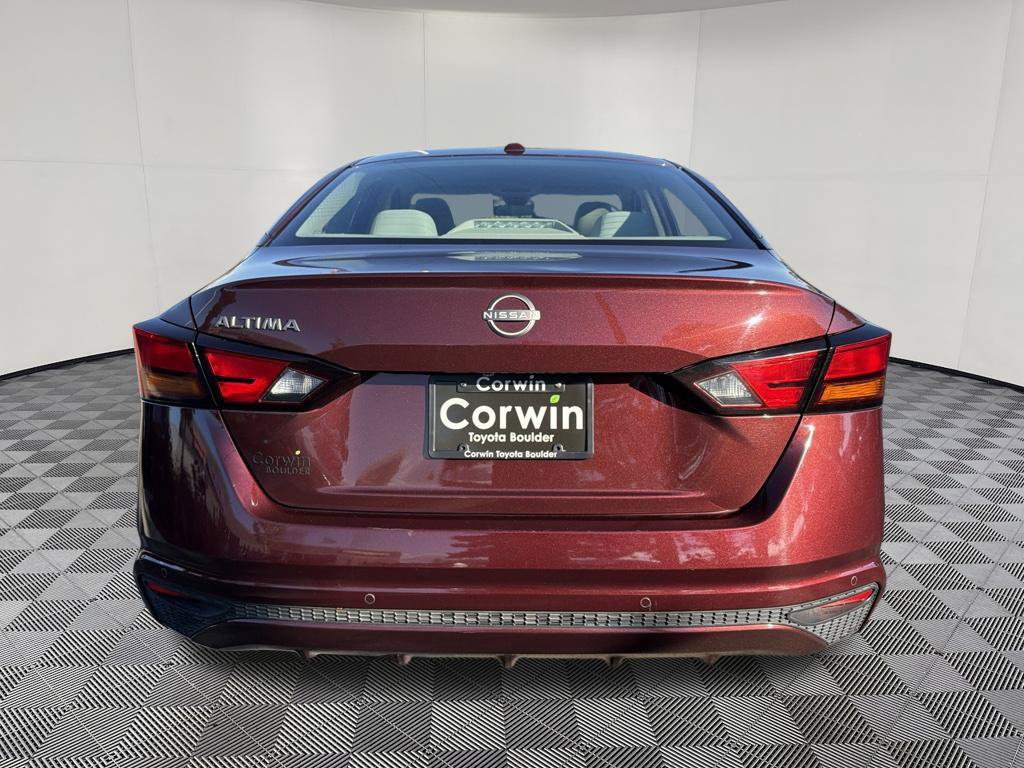 Used 2025 Nissan Altima 2.5 SV FWD image 7