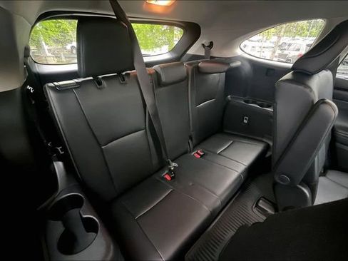Used 2025 Toyota Highlander XLE AWD/4WD image 28