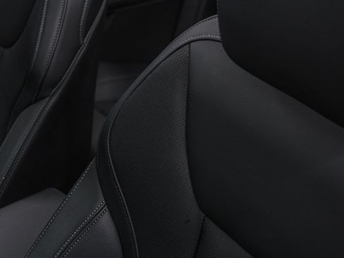 Used 2025 BMW 430i Convertible w/ Premium Package image 30