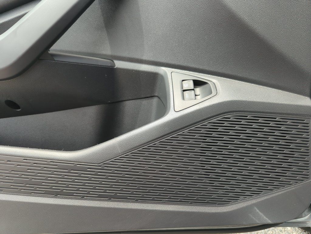 Used 2022 Volkswagen Jetta SE FWD image 33
