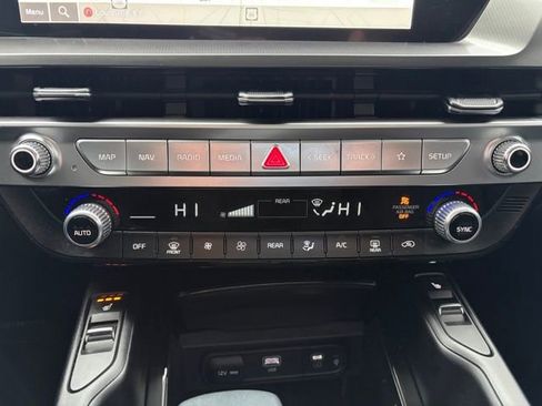 Used 2025 Kia Telluride S image 20