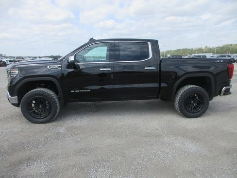 New 2026 GMC Sierra 1500 SLT w/ SLT Convenience Package image 9