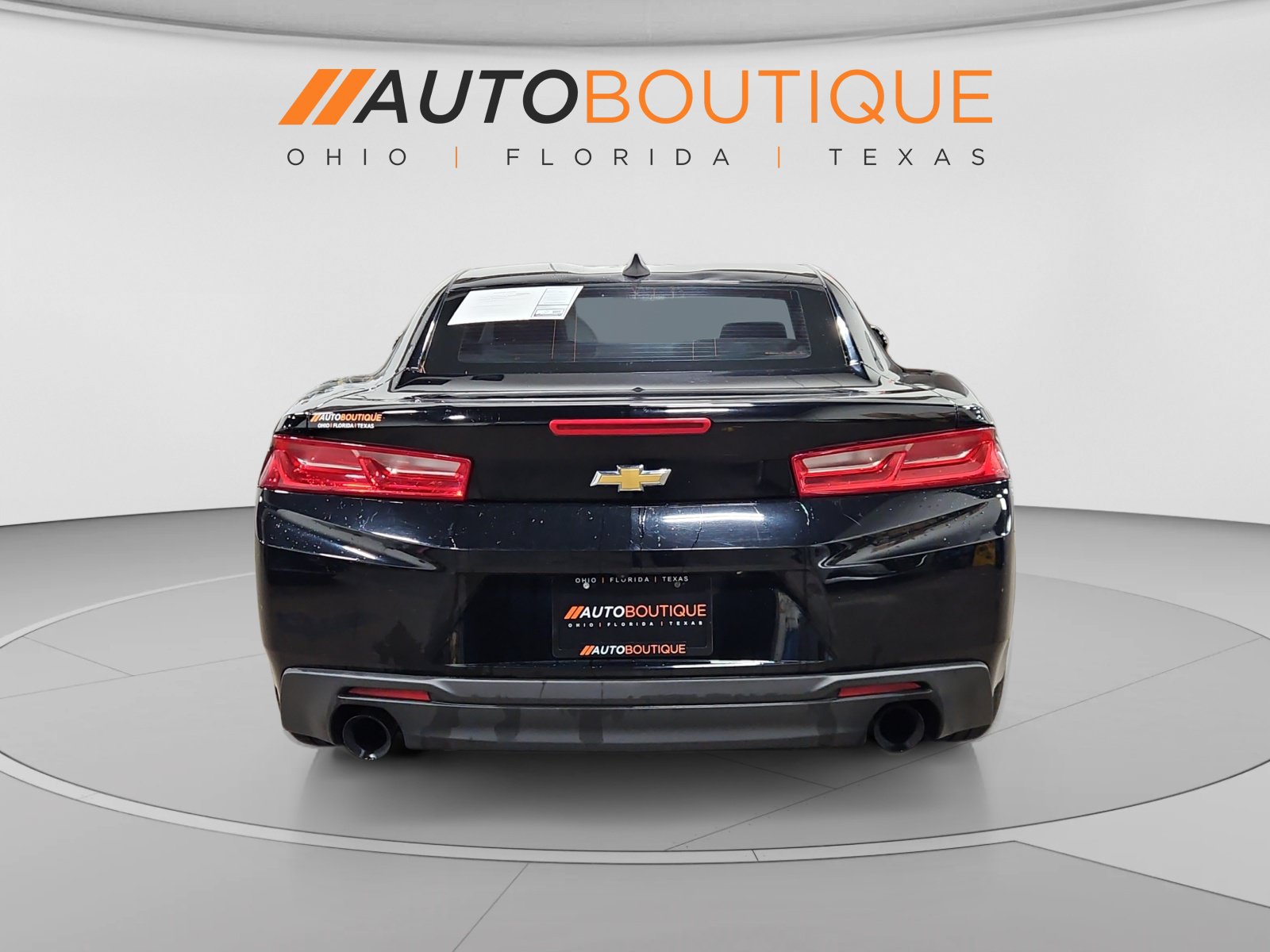 Used 2017 Chevrolet Camaro LT w/ Technology Package RWD image 4