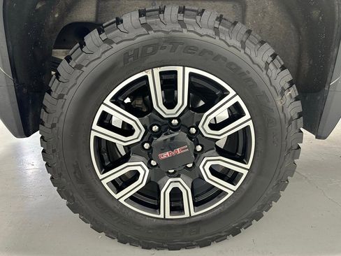 Used 2022 GMC Sierra 2500 AT4 image 64
