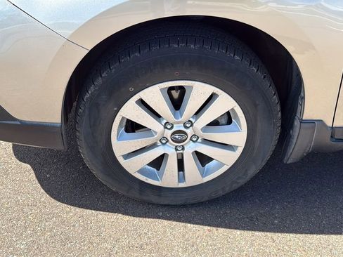 Used 2018 Subaru Outback 2.5i Premium AWD/4WD image 10