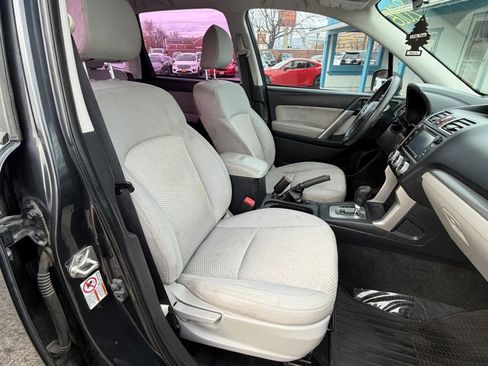 Used 2016 Subaru Forester 2.5i w/ Alloy Wheel Package image 12