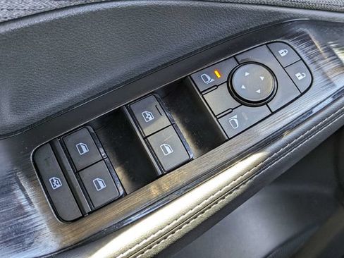 Used 2023 Nissan Rogue SV FWD image 25
