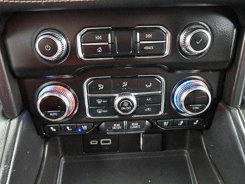Used 2021 GMC Yukon XL AT4 w/ AT4 Premium Plus Package AWD/4WD image 28