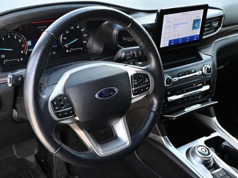 Used 2020 Ford Explorer Limited w/ Class III Trailer Tow Package image 14