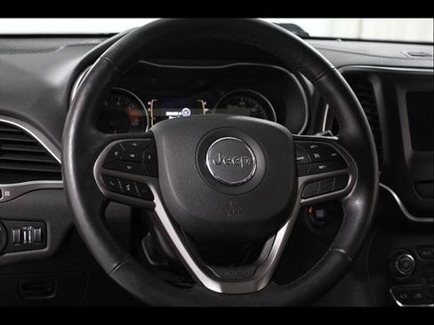 Used 2021 Jeep Cherokee Latitude Lux w/ Mopar Interior Package AWD/4WD image 7