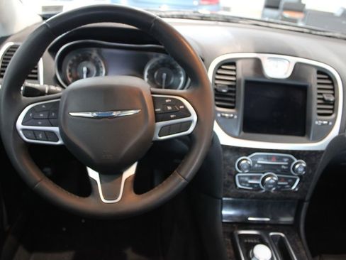 Used 2023 Chrysler 300 Touring L w/ Popular Equipment Group image 5