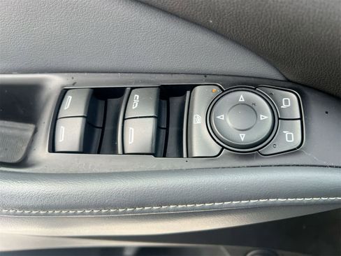 Used 2018 Buick Enclave Essence image 17